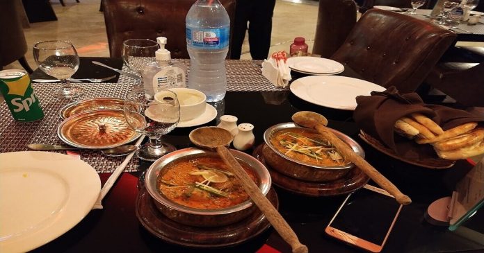 Best Desi Food Restaurants in Lahore
