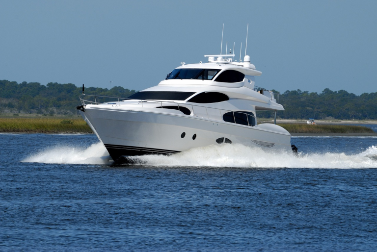 Hiring a Boat on Rent? The Dos and Don’ts of Hiring a Boat