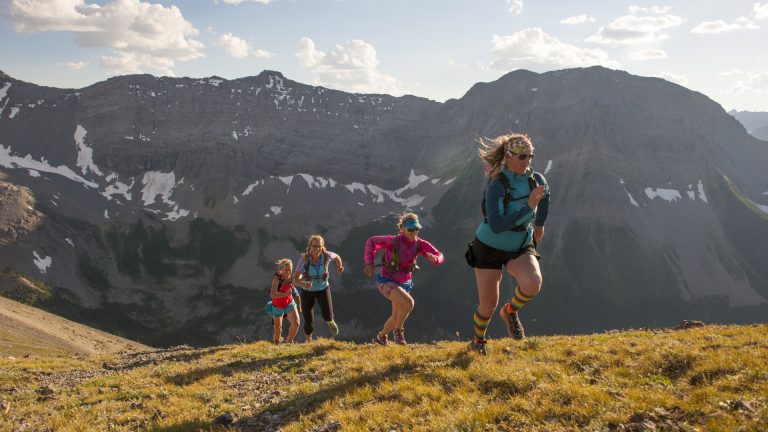 Different between Hiking and Running: What is Better for You?