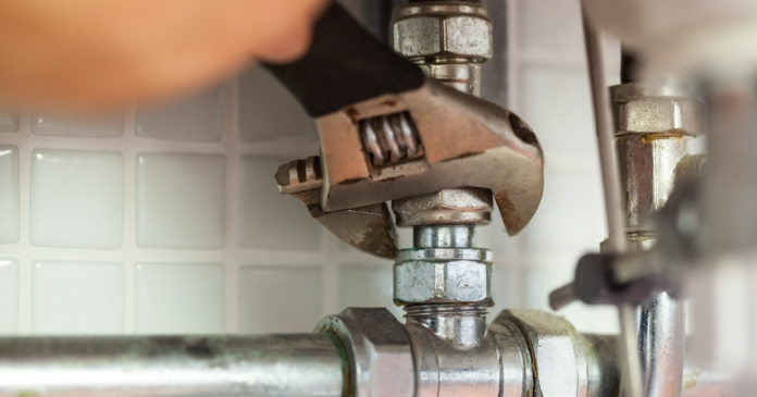 10 Problems Only Plumbers Can Fix