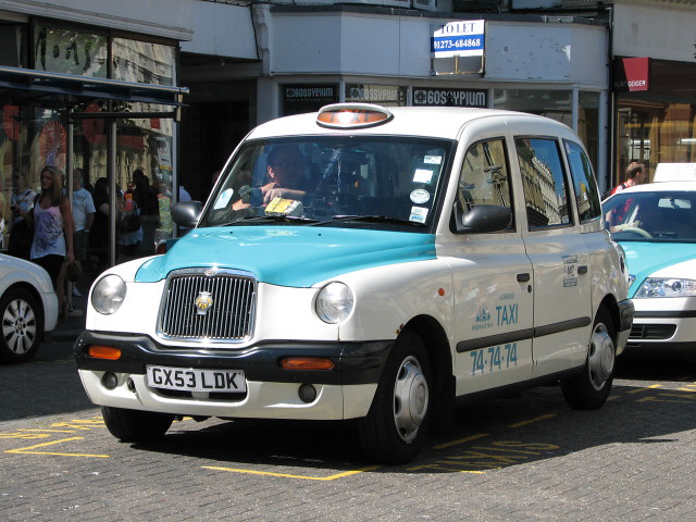 Top 4 most popular taxi apps in the UK