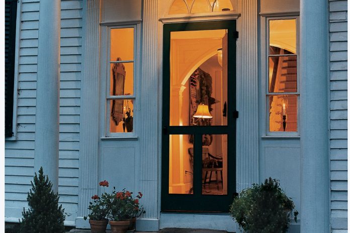 How to Make a Fit and Tidy Screen Door