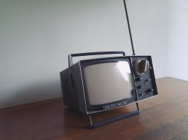 How Do We Mount A Samsung TV ?