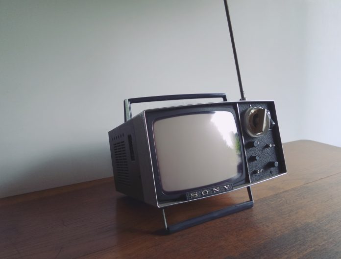 How Do We Mount A Samsung TV ?
