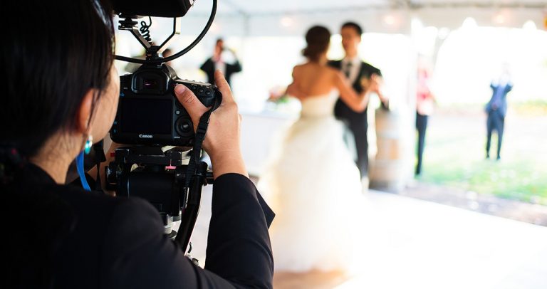 Essential Poses and Angles for Amazing Wedding Photography